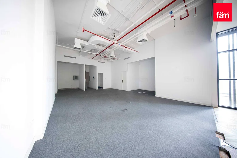 TWO PARKINGS | VACANT | FITTED | GRADE A63826174501123110