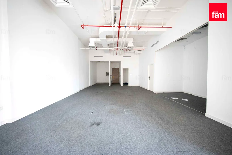 TWO PARKINGS | VACANT | FITTED | GRADE A63826174501123111