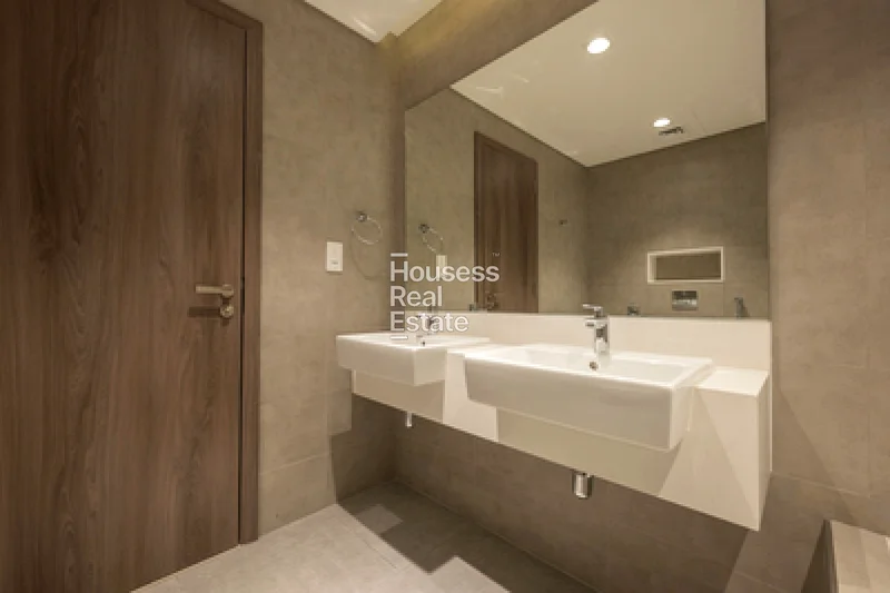 Unfurnished | Lagoon View | Rented64006393902849113