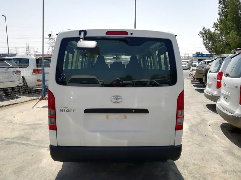 Toyota Hiace Bus 2.5L STD Diesel MT63484442786305114