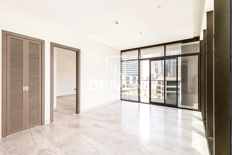 جديد بالكامل | إطلالة جزئية على برج خليفة | شاغر63792015927811112