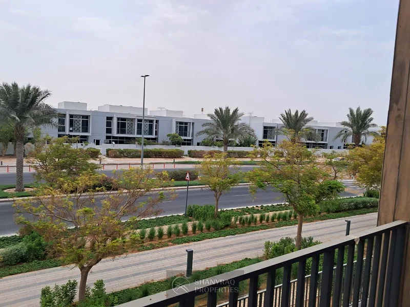 وحدة الزاوية - تاون هاوس واسعة مكونة من 4 غرف نوم + غرفة خادمة | موقع متميز في حي الم رانيم 1، مو دون63926297331073111