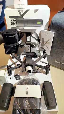 PARROT ANAFI  FPV DRONE BRAND NEW
