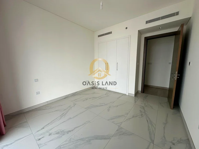 HIGH FLOOR APARTMENT | Skyline Living | Balcony63756383844226113