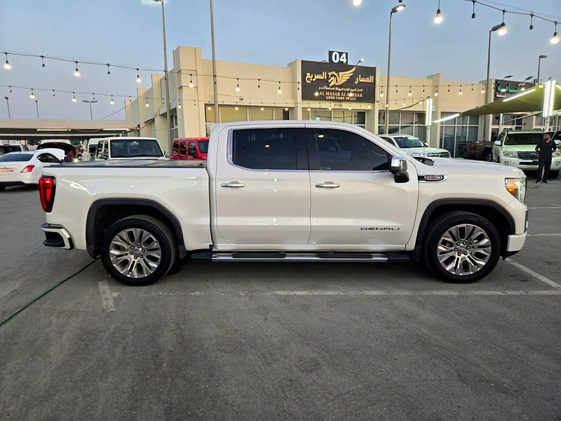GMC Sierra Denali 2021 GCC, no accidents, original paint, under warranty and service contract63490631152387114
