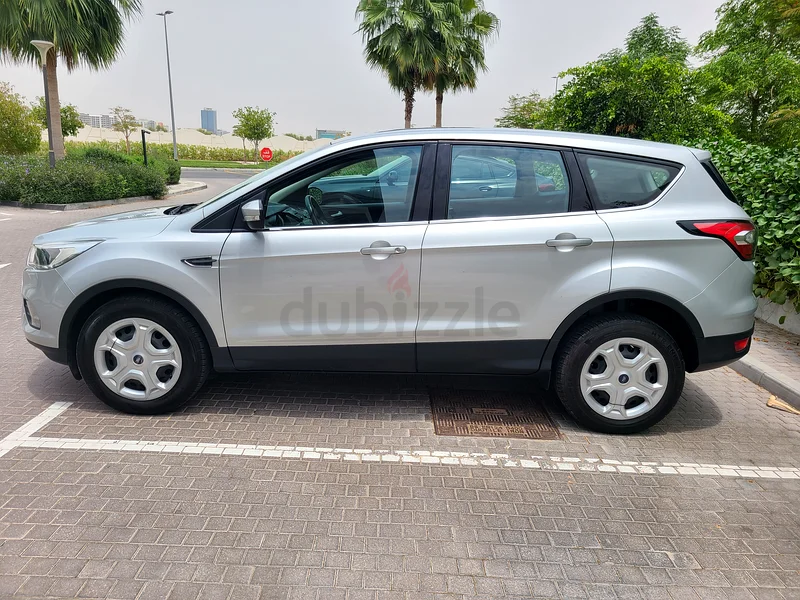 2019 Ford Escape 2.5 GCC Low KMs Only 2 Owners No Accidents Full Agency Service History Keys 263488810134657111
