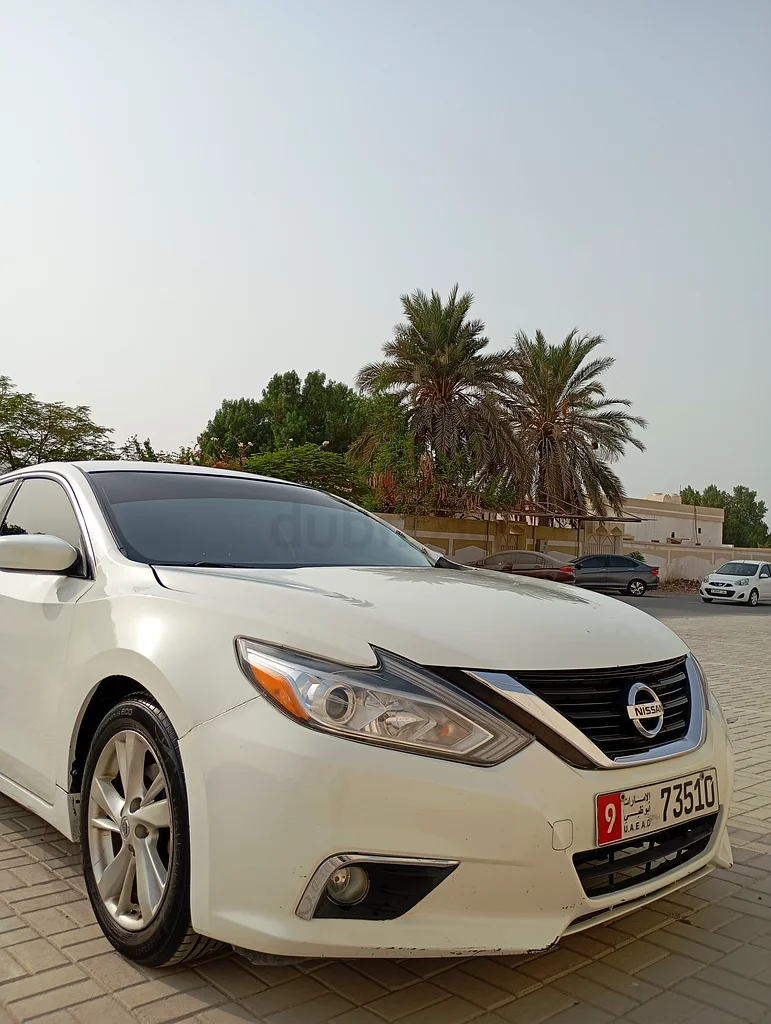 Altima 2.5 SV 201763487982992131111