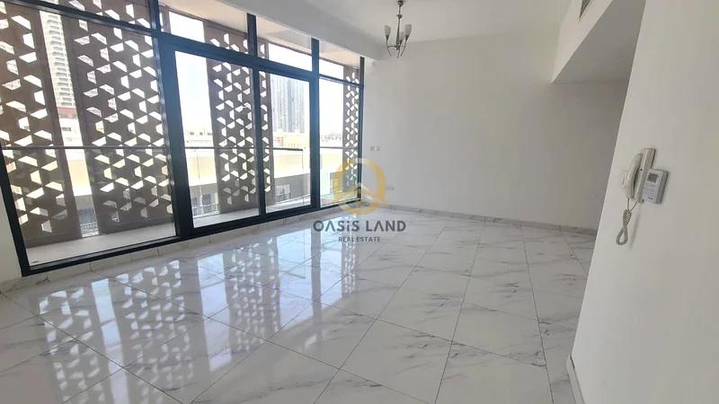 شقة فارغة من غرفة نوم واحدة | جديدة تمامًا | إطلالة على المسبح63778351119618111