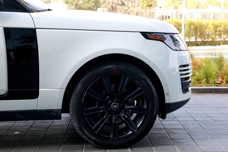 2020 Land Rover Range Rover Vogue HSE V6 Black Edition63488841582210114