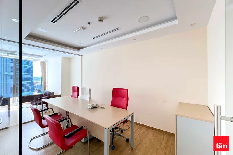 مجهز بالكامل | موقفا سيارات اثنان | شاغر63621194909570114