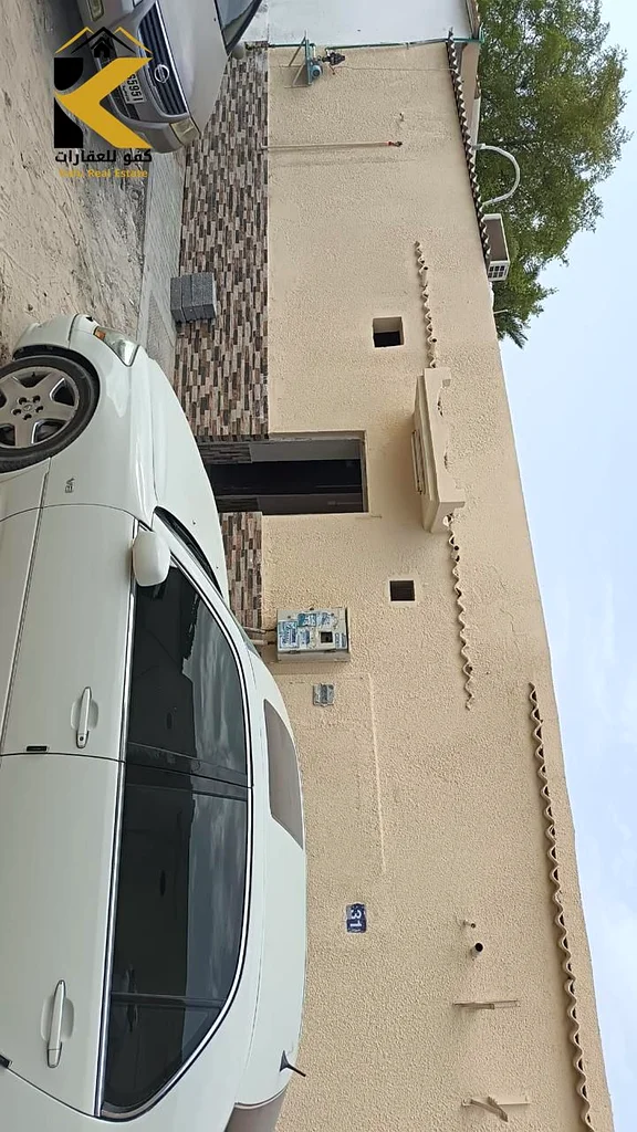 For Sale: Arabic-Style Residential Investment House – Prime Location  Location: Second plot from the main street   Area: 2,077 sq. ft.63888277928705111