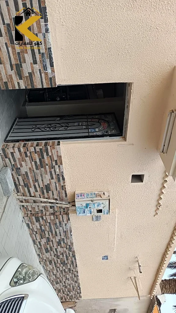 For Sale: Arabic-Style Residential Investment House – Prime Location  Location: Second plot from the main street   Area: 2,077 sq. ft.63888277928705110