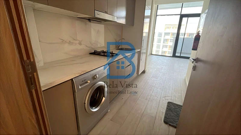 High Floor Studio | Azizi Riviera | 4 Cheques63800513328129113