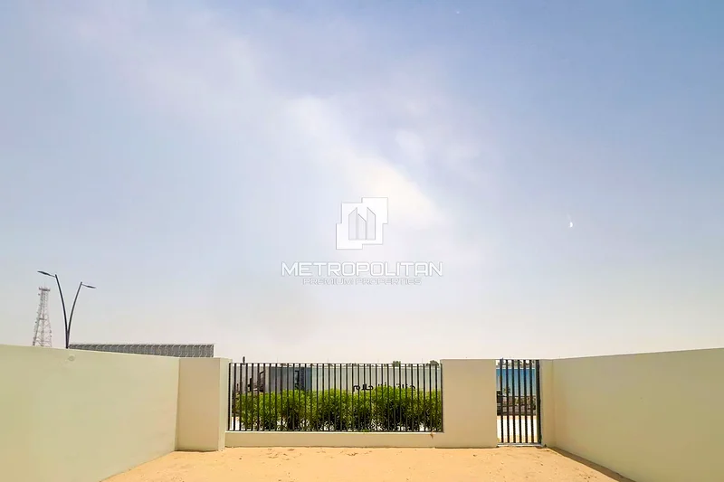 PROPER SINGLE ROW| PRIVATE UNIT | MULTIPLE OPTIONS63732391299330113
