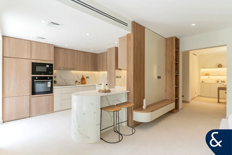 Exclusive | Newly Renovated | Furnished | 4M63922512613634111