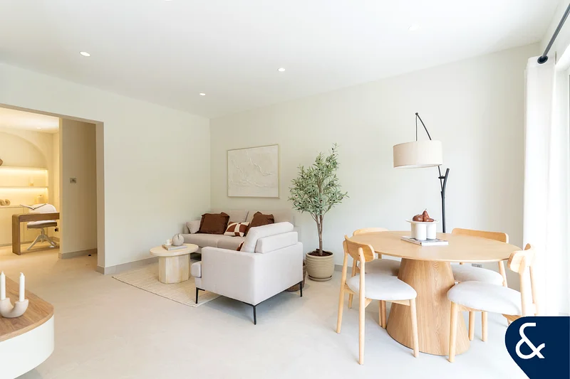 Exclusive | Newly Renovated | Furnished | 4M63922512613634110