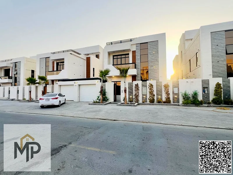 A great opportunity to own a luxury villa located in the heart of the distinguished Bahia area at an attractive price, including electricity, water an63881266072322113