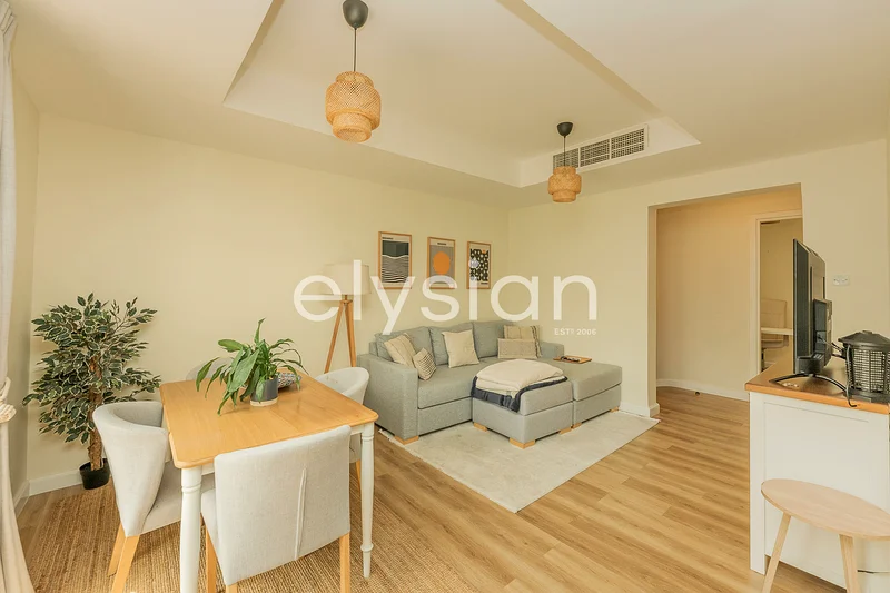 Type 4M | Well Maintained | Backing the Lake63922626135425111