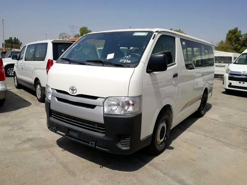 Toyota Hiace Bus 2.5L STD Diesel MT63484442786305111