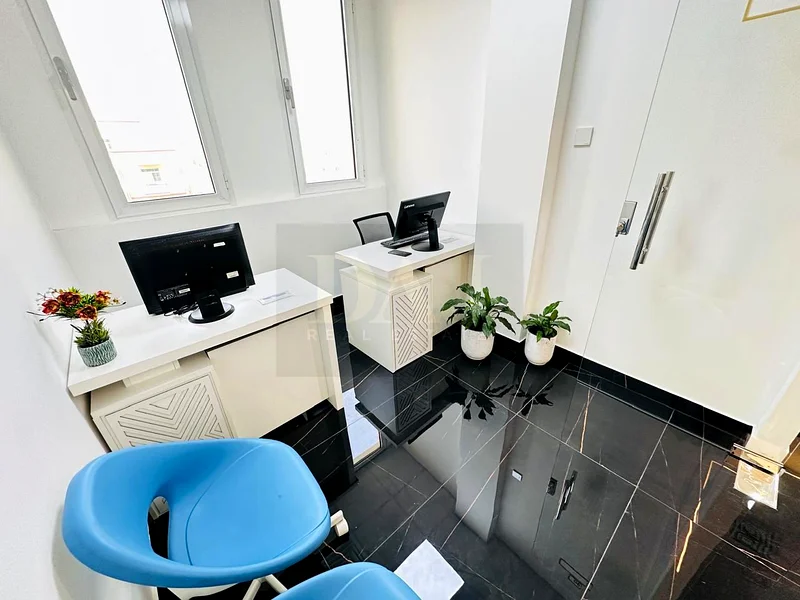Spacious office with Bank account assistance |Free Amenities63619848969730111