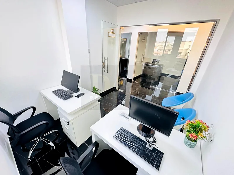 Spacious office with Bank account assistance |Free Amenities63619848969730112