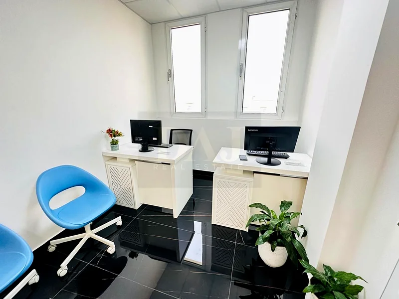 Spacious office with Bank account assistance |Free Amenities63619848969730114