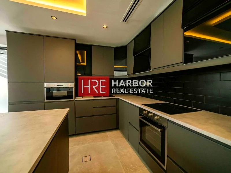 Up to 12 Cheques | Private Pool | Near MOE63743507794818113