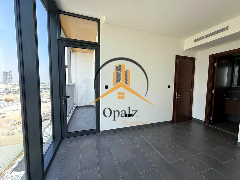 •	Bedroom with Attached Balcony  •	Built in wardrobes  •	Spacious Hall with Balcony  •	Open kitchen •	Gas line  (Adi)64018070780162110