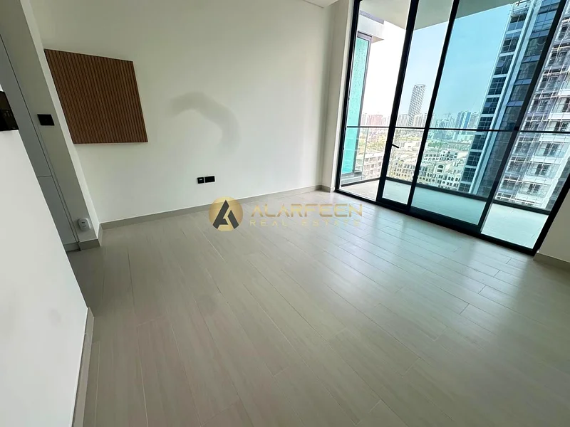ستوديو دافئ | جديد بالكامل | موقع ممتاز63785267449473111