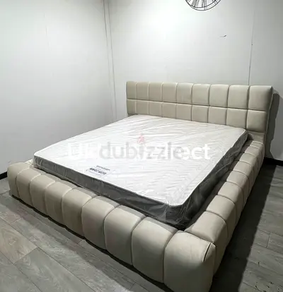 Stylish and Comfortable Queen size Bed with Unique Design