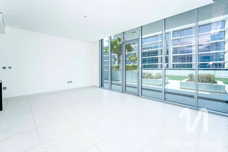 Large Layout | Skyline Views | Full Privacy63750356350082111