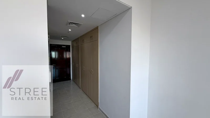 NEXT TO METRO | UPGRADED STUDIO | UNFURNISHED63729776875394112