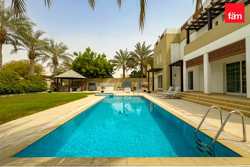 Best Price Corner 5-BR +M Villa | Largest Layout63926180448641112