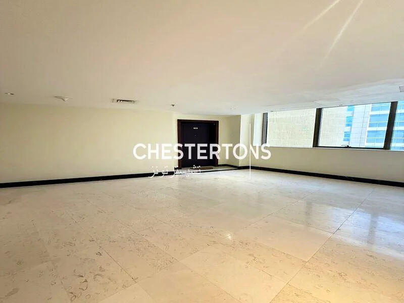 تصميم كبير | واسع | شاغر63743604651906111