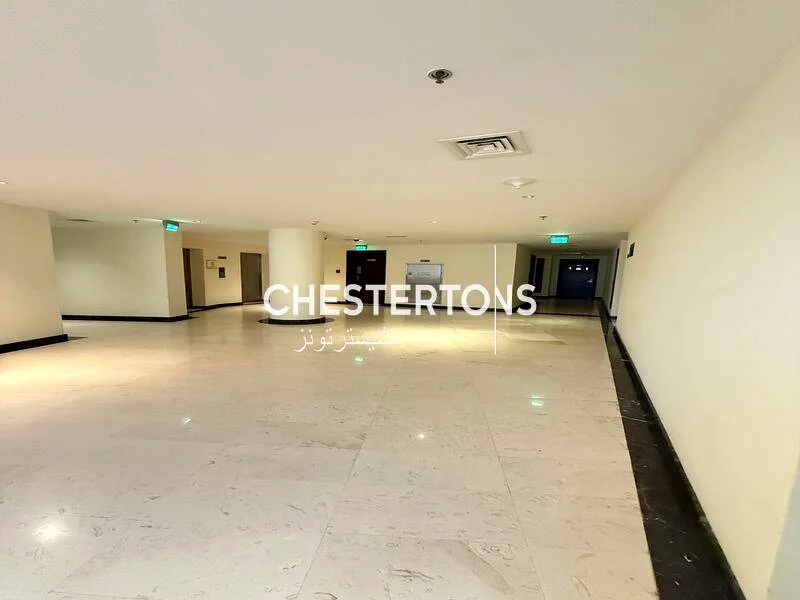 تصميم كبير | واسع | شاغر63743604651906110