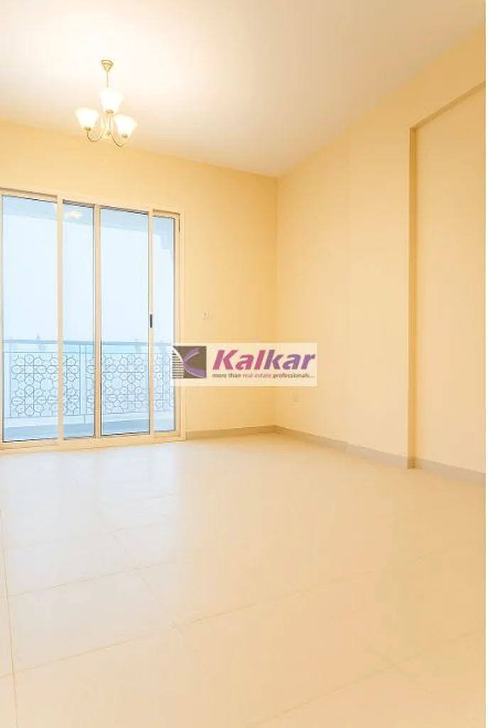 شقة ب studio لم يسبق سكنها (فرصة) | مع شرفة63992405379586110