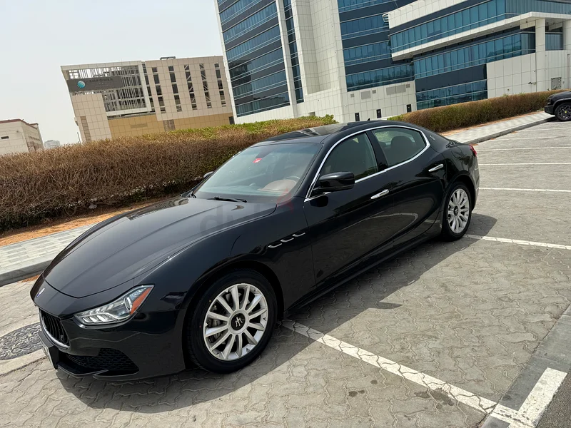 ماسييراتي غيبلي، 2014، حافظة جيداً، فقط 93000 كم. كانت دائماً محفوظة في موقف داخلي63491014295938111
