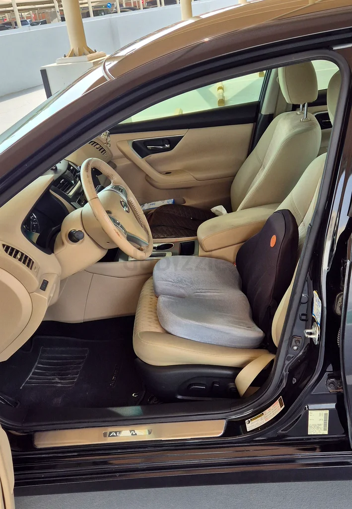 Altima 2016, 16,500 AED, 200,000KM63484252673921114