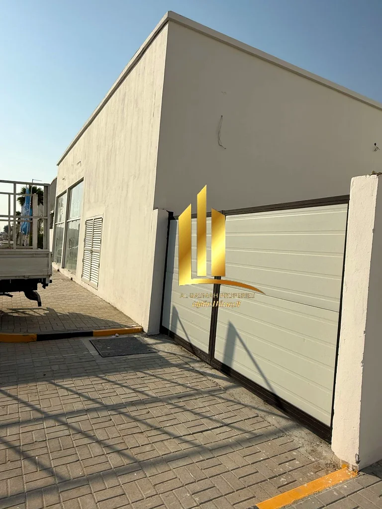 Warehouse for sale in Al Hanou Al Jalil, Al Sajaa Industrial Area. (Warehouse + Workers' Housing + Retail Shops). Land area: 21,265 sq ft. Property Sp63818717680386112
