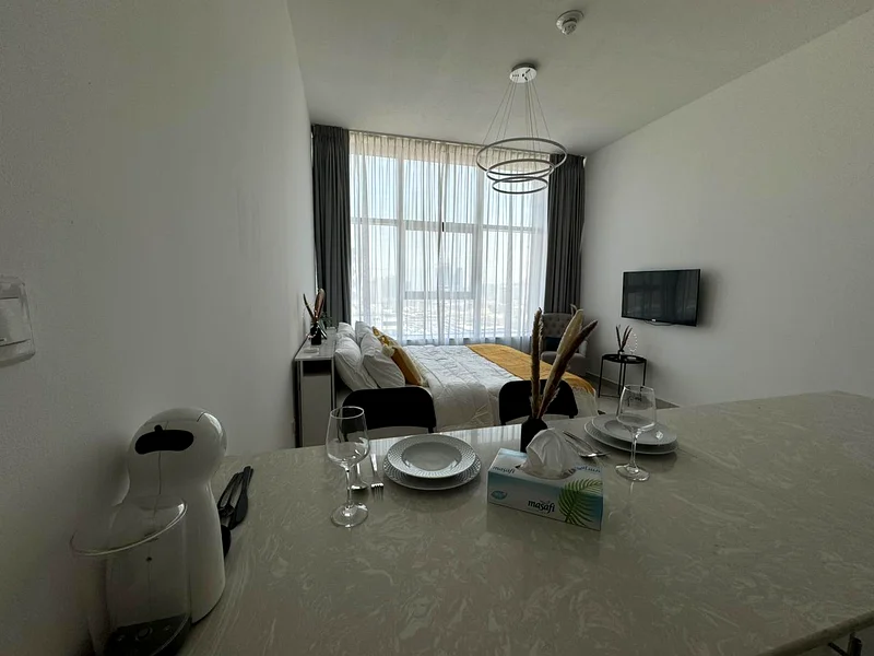 Extra Ordinary  | Great Viewing | Up to 6 Cheques63782516836995111