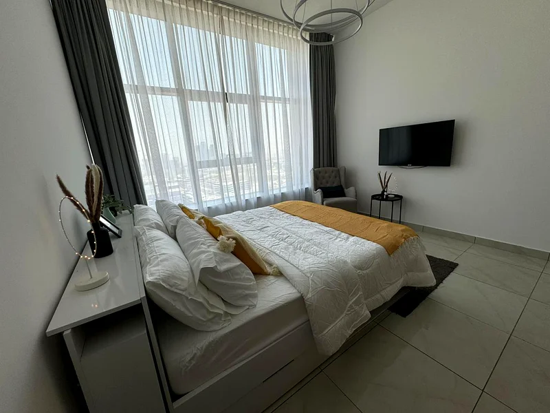 Extra Ordinary  | Great Viewing | Up to 6 Cheques63782516836995110