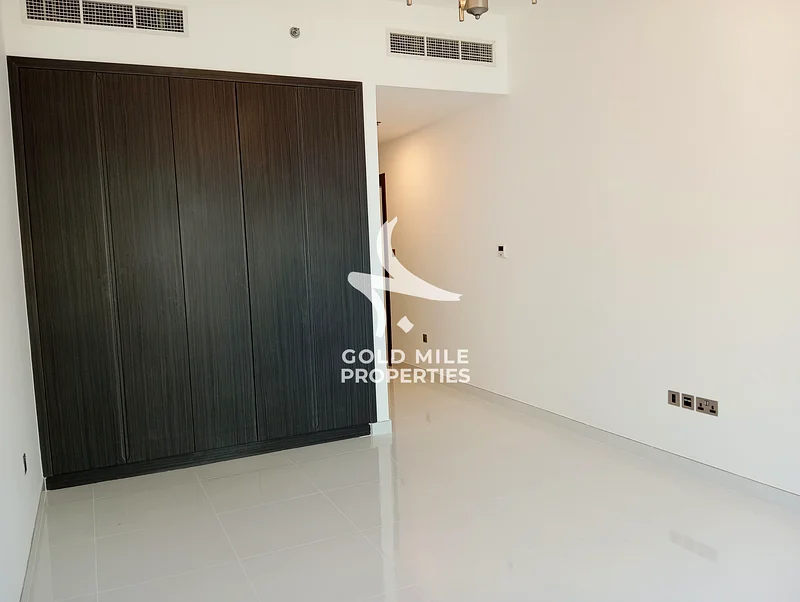 FAMILY BUILDING || PRIME LOCTION || HIGH CLASS AMENITIES ||63744631889281111