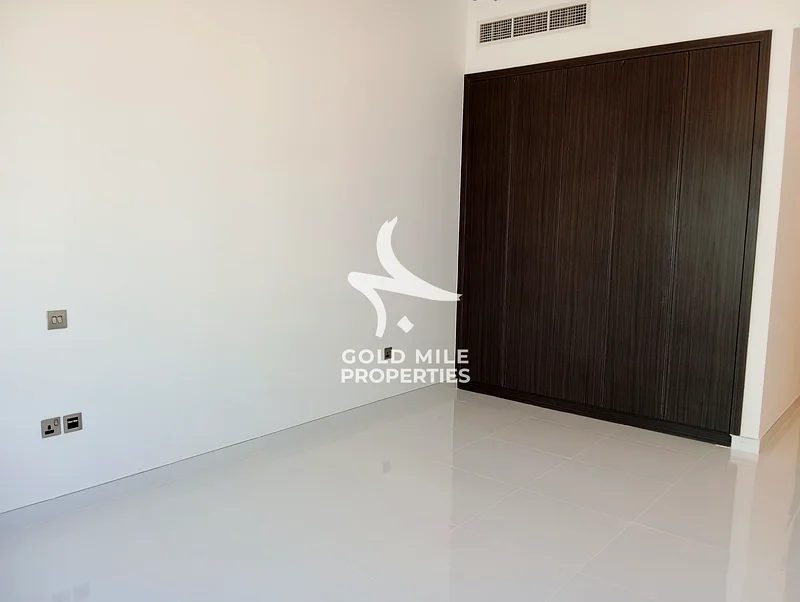 FAMILY BUILDING || PRIME LOCTION || HIGH CLASS AMENITIES ||63744631889281112