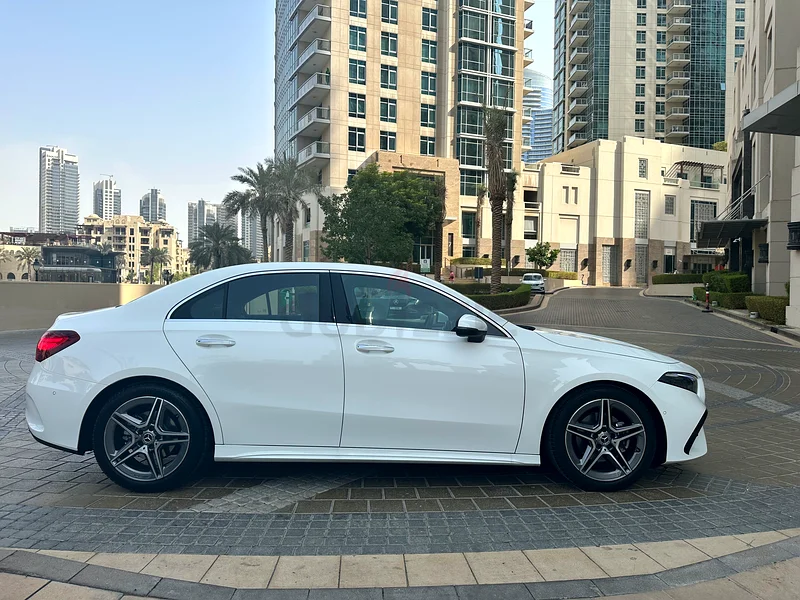 مرسيدس بنز A 200 AMG KIT | 2025 | ضمن ضمان الوكالة (EMC)63488379967746114
