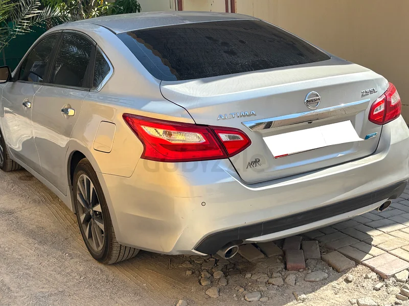 Nissan Altima 2.5 SL63487982983811111