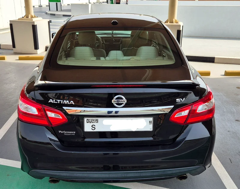 Altima 2016, 16,500 AED, 200,000KM63484252673921112