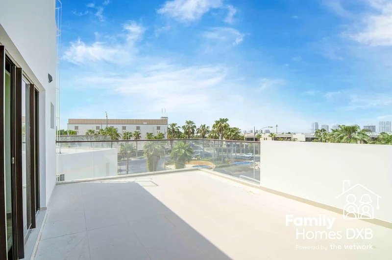 Brand New | Single Row | Large Plot | Negotiable63971398029570111