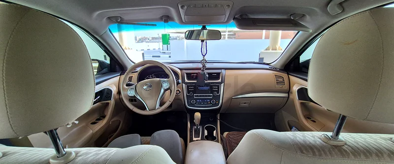 Altima 2016, 16,500 AED, 200,000KM63484252673921111