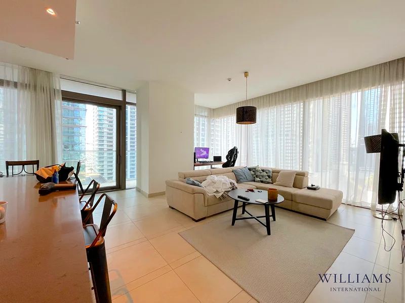 SPACIOUS CORNER UNIT | VACANT | POOL VIEW64041031217537110