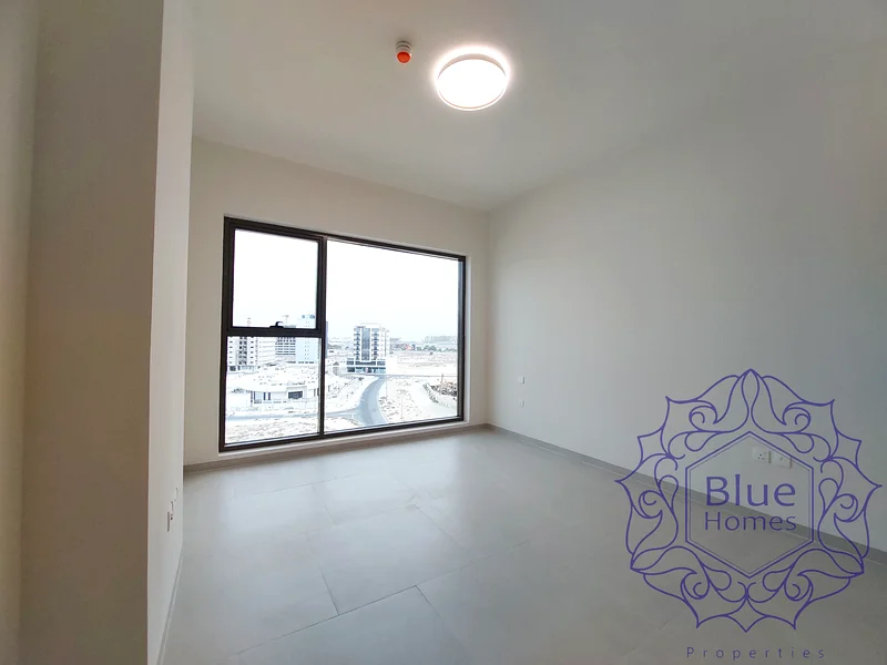 شقة جديدة من 3 غرف نوم + خادمة متوفرة للإيجار63766765005825113